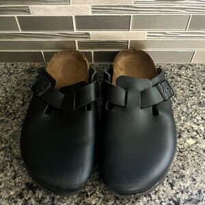 Used black Birkenstock